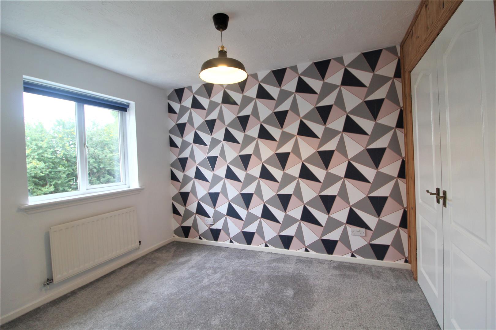 8 Harris Croft, Shrewsbury, SY4 5DU To Let